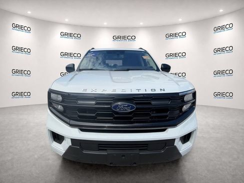 Used 2025 Ford Expedition Max Active RWD image 2