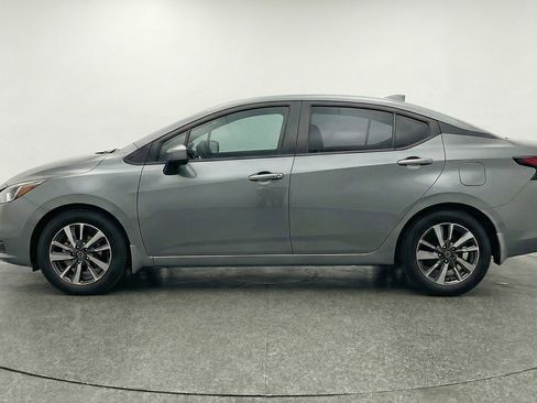 Used 2025 Nissan Versa SV image 5