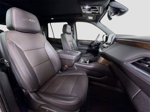 Used 2023 Chevrolet Tahoe High Country image 32