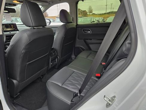 New 2026 Nissan Rogue Platinum image 5