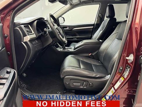 Used 2018 Toyota Highlander XLE AWD/4WD image 13