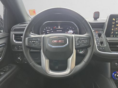 Used 2024 GMC Yukon XL SLT AWD/4WD image 12