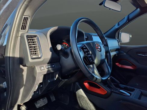Used 2024 Nissan Frontier PRO-4X image 11