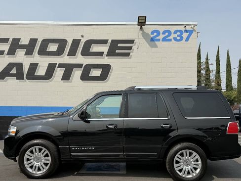 Used 2013 Lincoln Navigator 4WD w/ HD Trailer Tow Pkg image 22