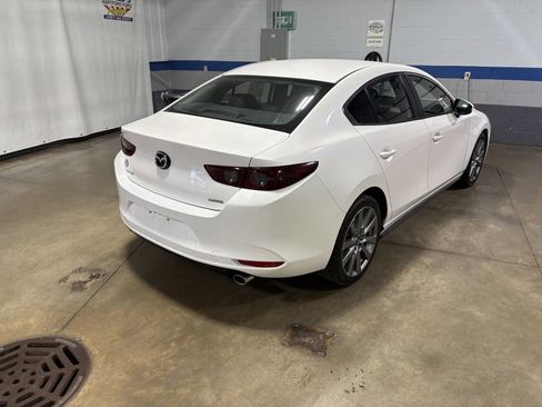 Used 2021 MAZDA MAZDA3 s image 10