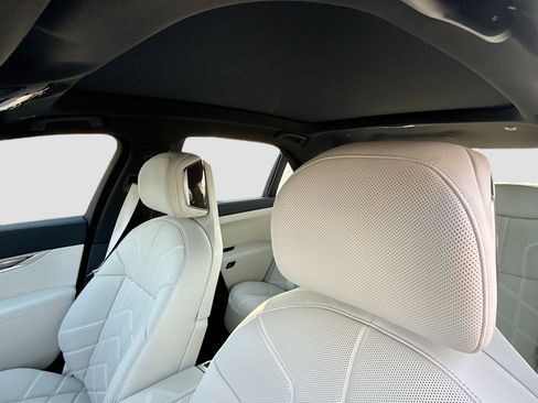 New 2026 BMW 750e xDrive image 26