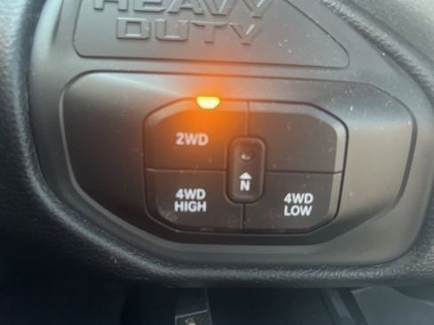 Used 2025 RAM 2500 Laramie AWD/4WD image 37