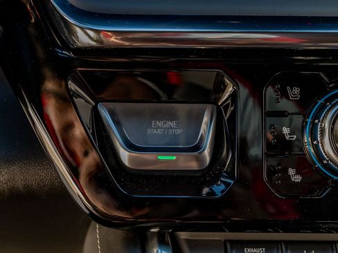 Used 2025 GMC Sierra 2500 Denali Ultimate image 23