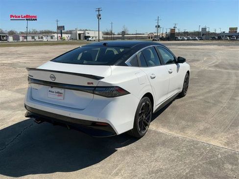 New 2026 Nissan Sentra SR w/ SR Premium Package FWD image 5