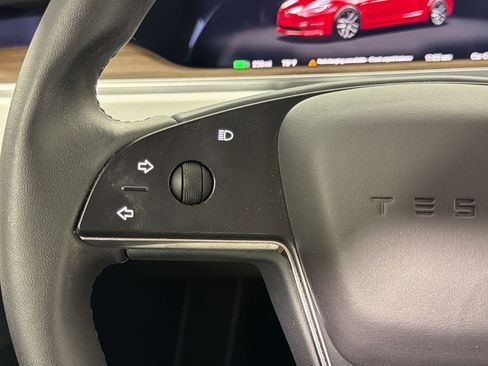 Used 2022 Tesla Model S image 21