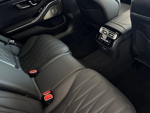 Used 2025 Mercedes-Benz S 63 AMG S image 31