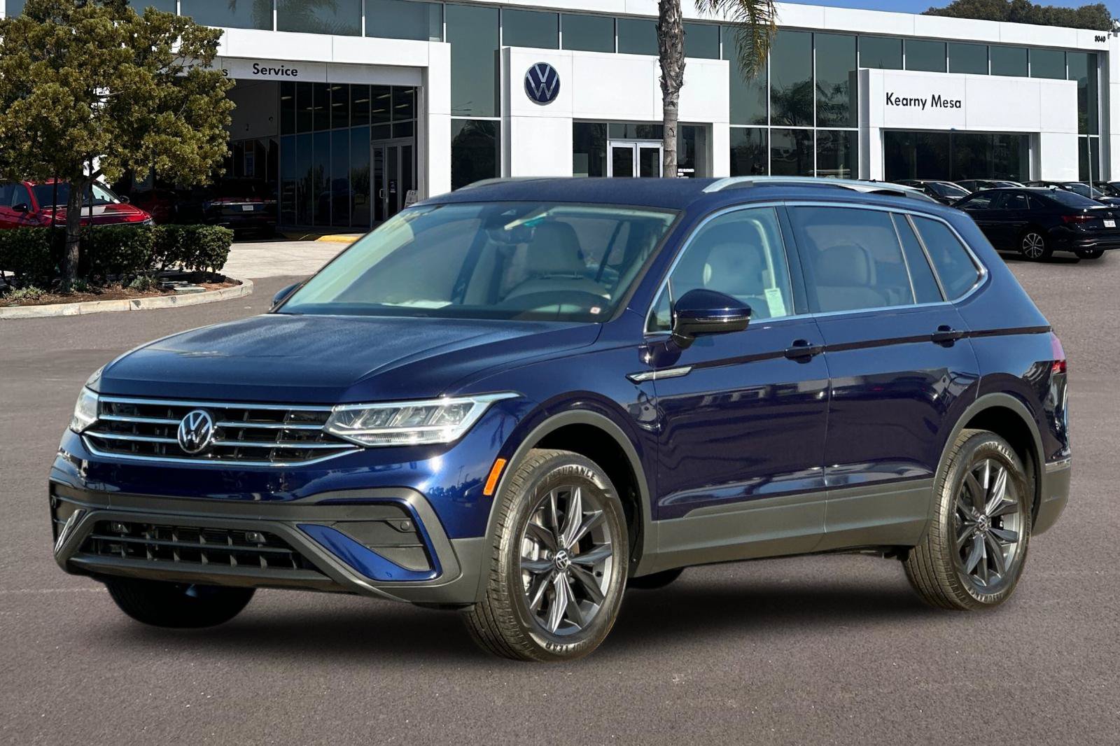 Used 2023 Volkswagen Tiguan SE FWD image 8