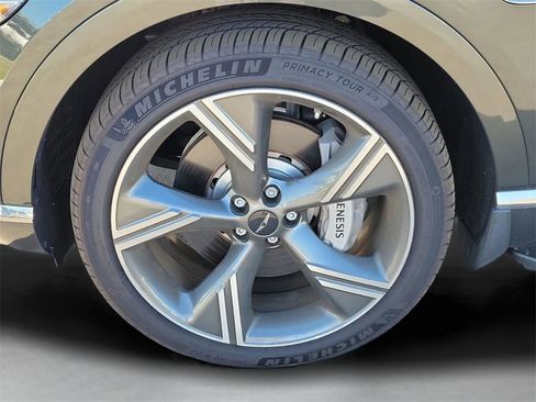 Used 2025 Genesis GV80 2.5T Prestige image 9