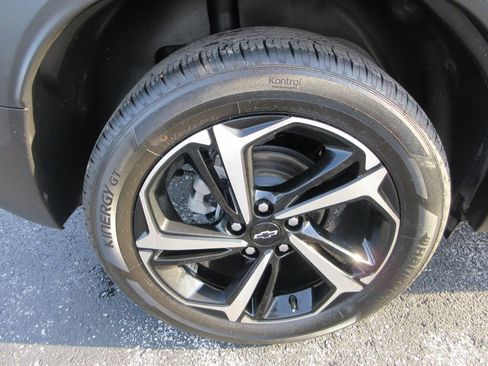 Used 2023 Chevrolet TrailBlazer RS w/ Convenience Package image 9