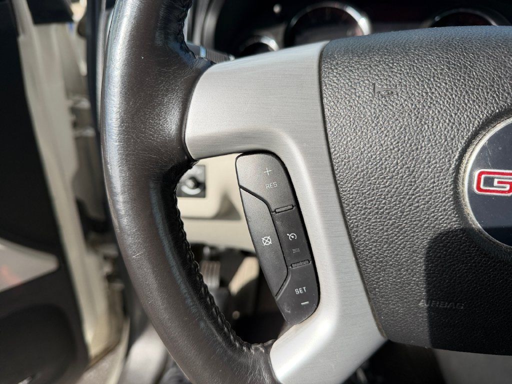 Used 2011 GMC Acadia SLT AWD/4WD image 16