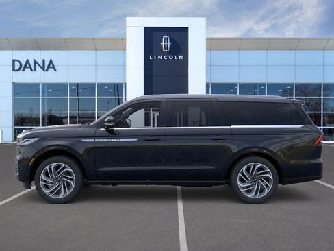New 2026 Lincoln Navigator L Reserve AWD/4WD image 3