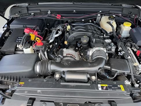 Used 2021 Jeep Gladiator Sport AWD/4WD image 9