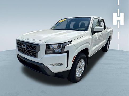 Used 2024 Nissan Frontier SV w/ SV Convenience Package RWD image 3