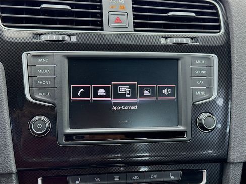 Used 2017 Volkswagen GTI Sport image 9