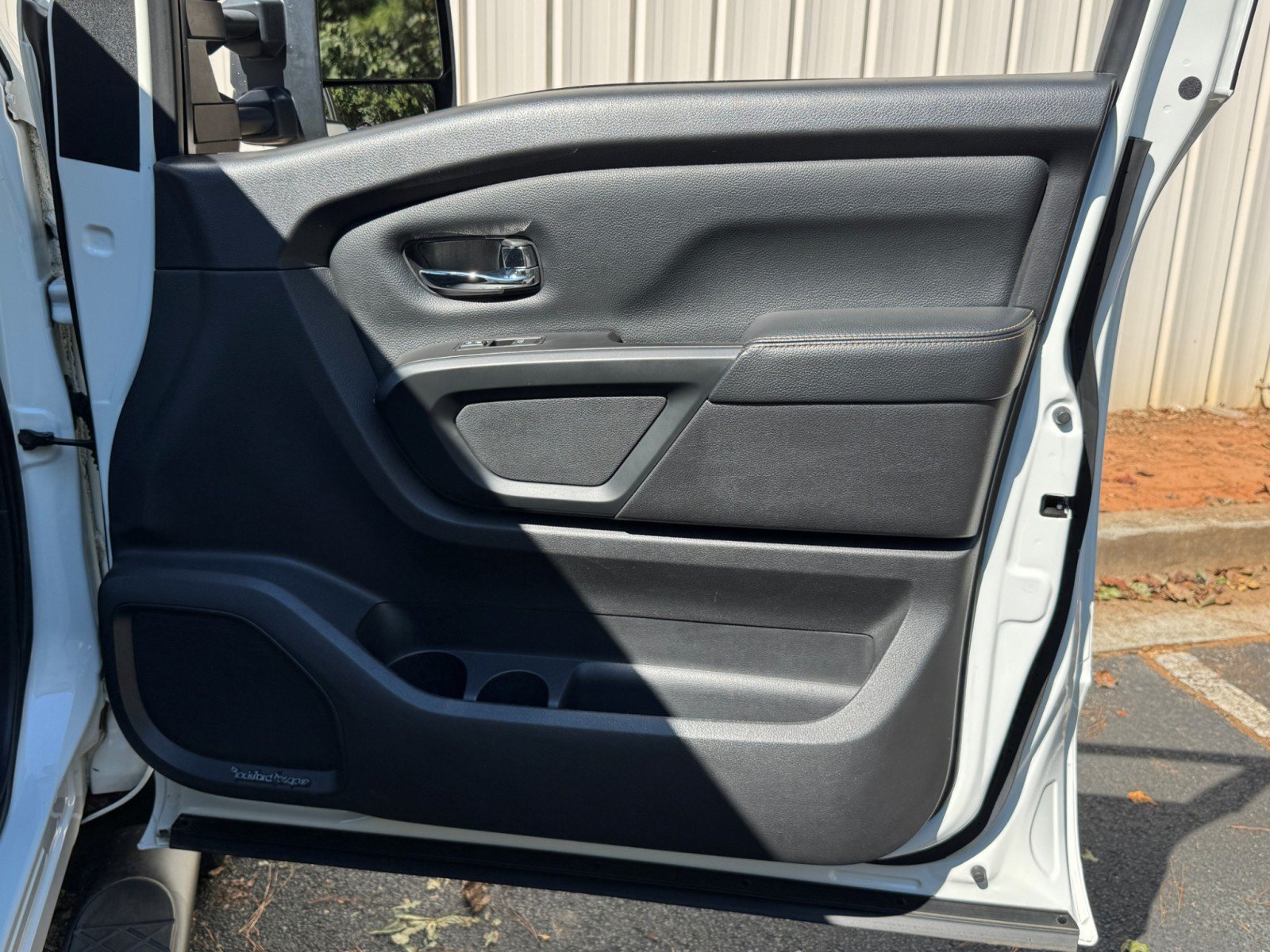Used 2018 Nissan Titan SL w/ Midnight Edition AWD/4WD image 41