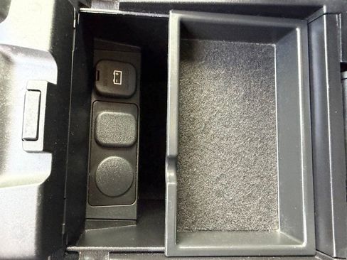 Used 2018 MAZDA MAZDA3 Sport image 26