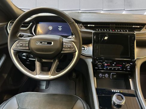 New 2025 Jeep Grand Cherokee Altitude AWD/4WD image 11