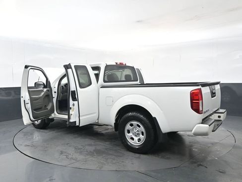Used 2020 Nissan Frontier S image 31