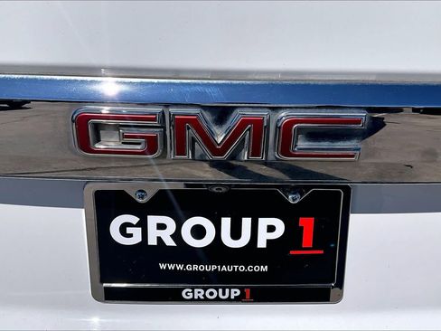 Used 2021 GMC Yukon SLT w/ SLT Premium Package image 31