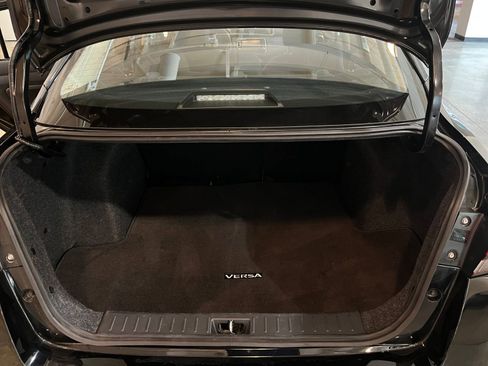 Used 2025 Nissan Versa SV FWD image 30