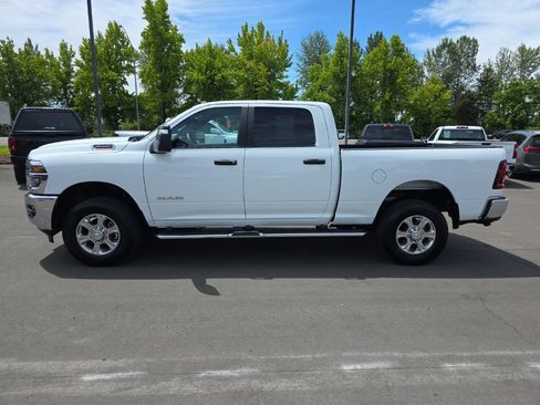 Used 2026 RAM 2500 Big Horn AWD/4WD image 2