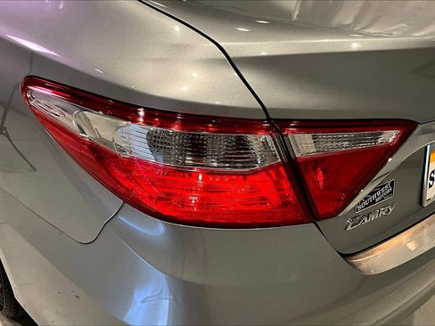 Used 2016 Toyota Camry XLE w/ Moonroof Package image 22