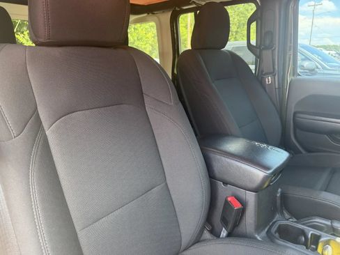 Used 2020 Jeep Wrangler Unlimited Sport S AWD/4WD image 14