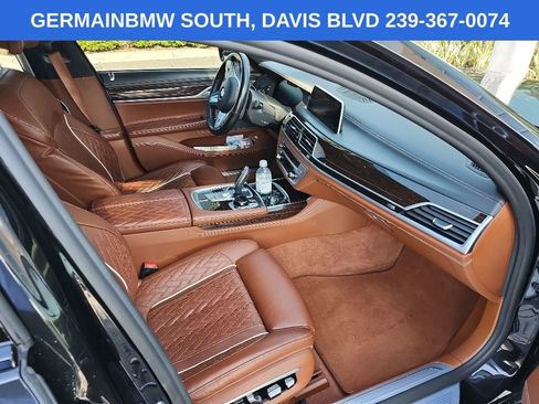 Used 2021 BMW 750i xDrive w/ Executive Package AWD/4WD image 13