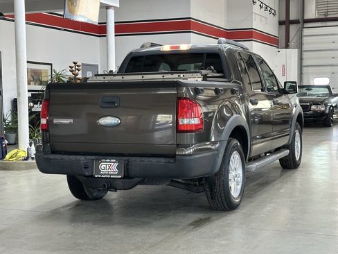 Used 2008 Ford Explorer Sport Trac XLT image 2