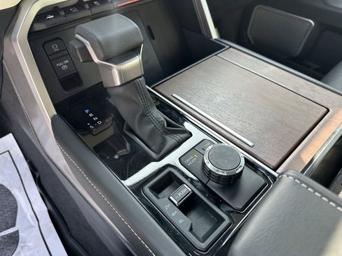 Used 2025 Toyota Sequoia Capstone image 32