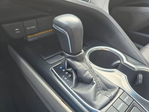 Used 2018 Toyota Camry XLE w/ Audio Package image 30