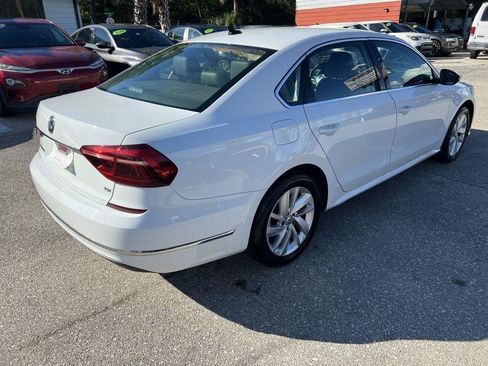 Used 2018 Volkswagen Passat 2.0T SE FWD image 5