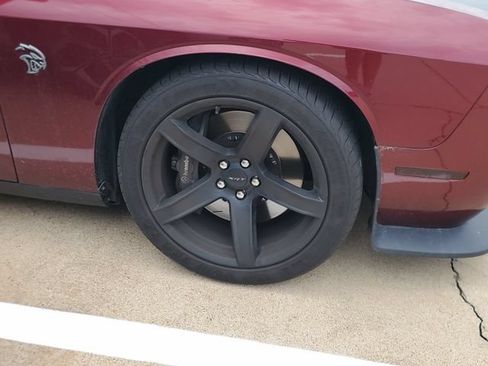 Used 2020 Dodge Challenger SRT Hellcat w/ Plus Package RWD image 4