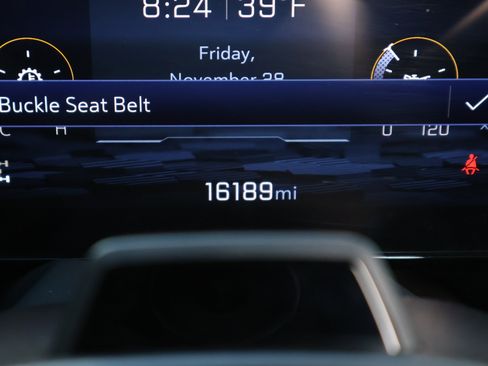 Certified 2025 Chevrolet Suburban High Country image 4