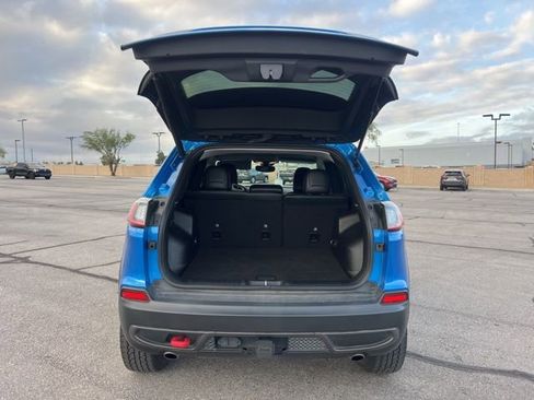 Used 2022 Jeep Cherokee Trailhawk w/ Premium Leather Package image 16