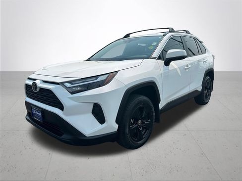 Used 2022 Toyota RAV4 XLE w/ XLE Grade Weather Package AWD/4WD image 2