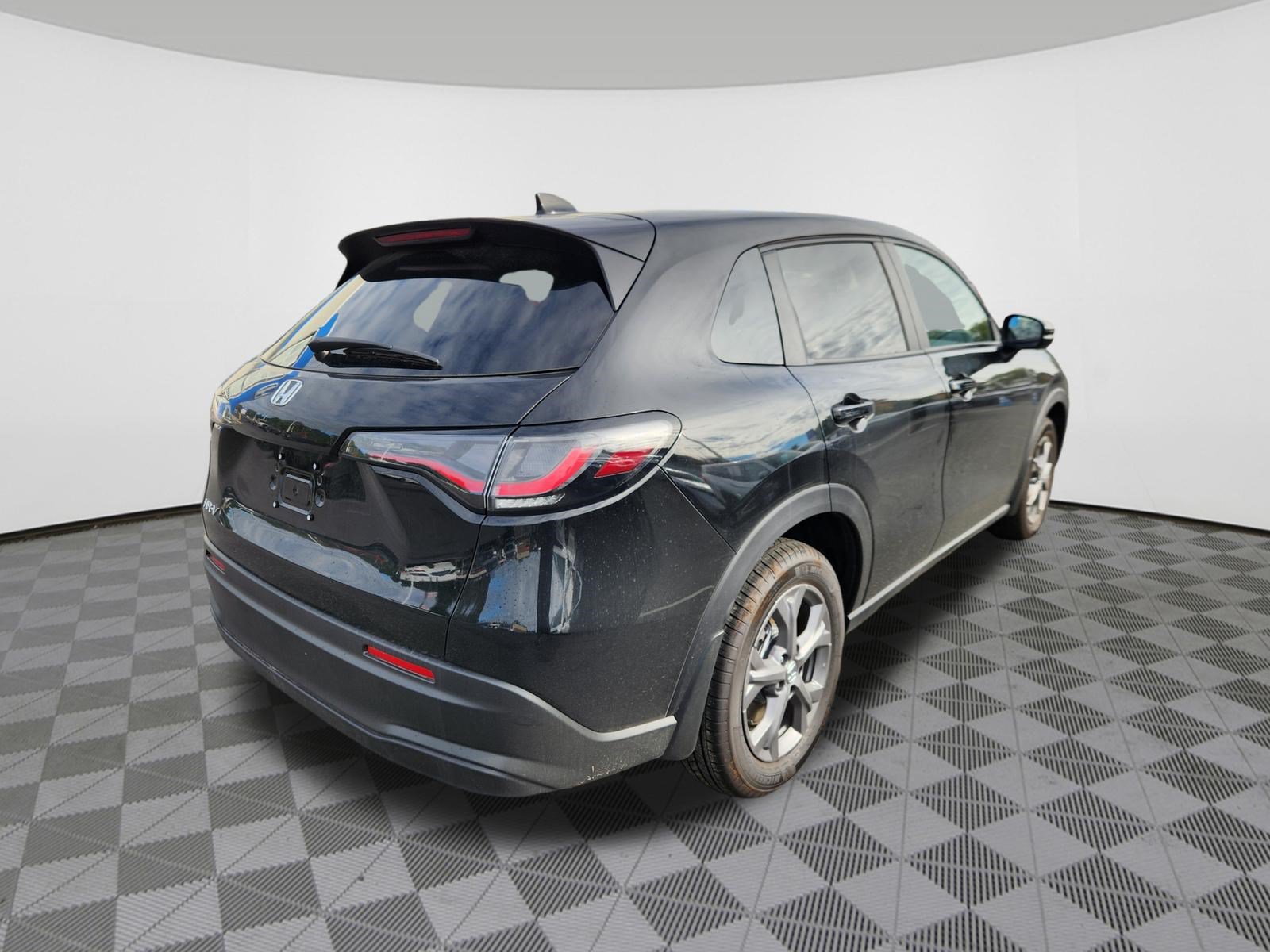 Used 2027 Honda HR-V LX image 4