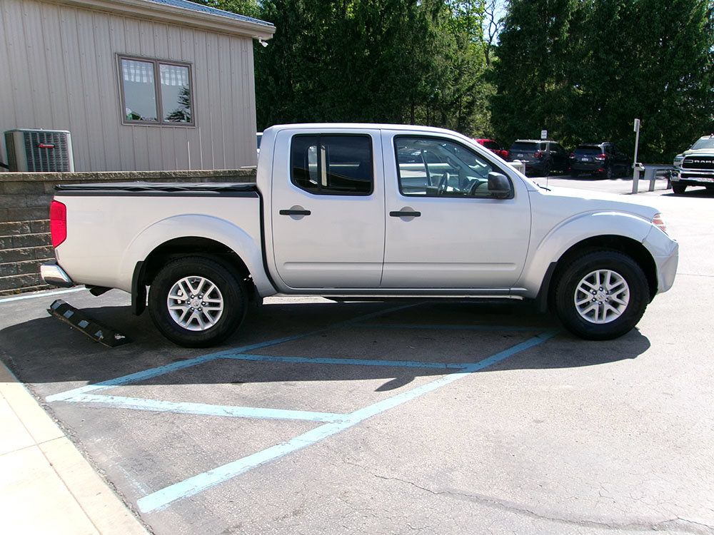Used 2017 Nissan Frontier SV AWD/4WD image 9