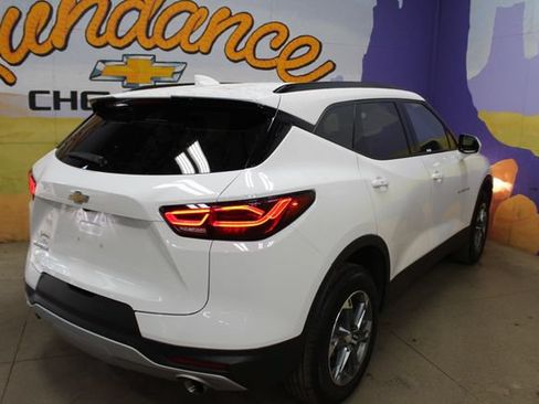 Used 2024 Chevrolet Blazer LT w/ Convenience Package FWD image 4