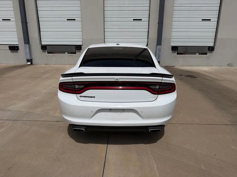 Used 2020 Dodge Charger SXT w/ Blacktop Package image 8