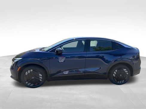New 2026 Nissan Leaf FWD image 2