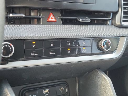 Certified 2025 Kia Sportage LX FWD image 16