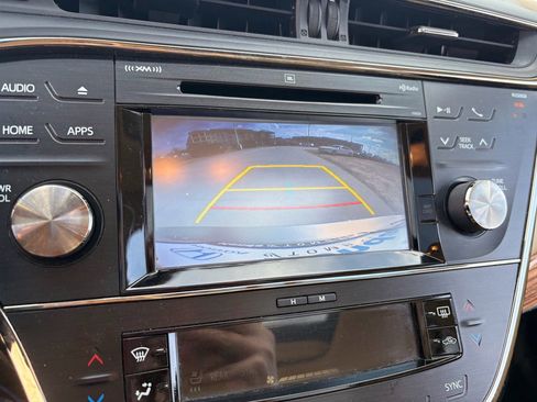 Used 2015 Toyota Avalon Limited image 18