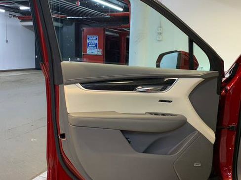 Used 2021 Cadillac XT6 Premium Luxury image 14