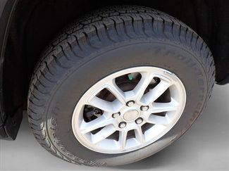 Used 2020 Jeep Grand Cherokee Laredo AWD/4WD video 4